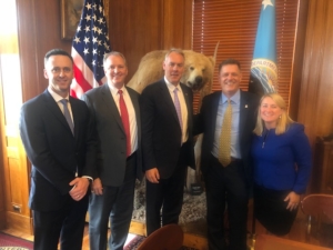 IADC members and staff meet with U.S. Interior Secretary Ryan Zinke in Washington, D.C. From Left: Jason McFarland, IADC; Andy Hendricks, Patterson-UTI; Secretary Zinke; Paul Mosvold, Scandrill and Liz Craddock, IADC.